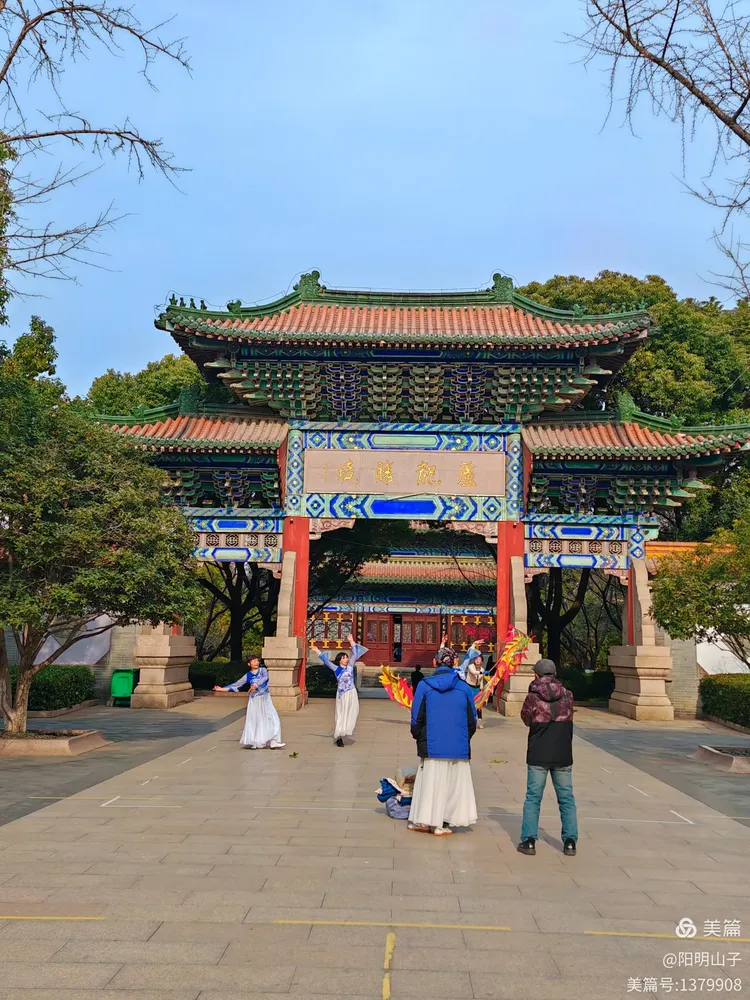 南京狮子山下卢龙湖